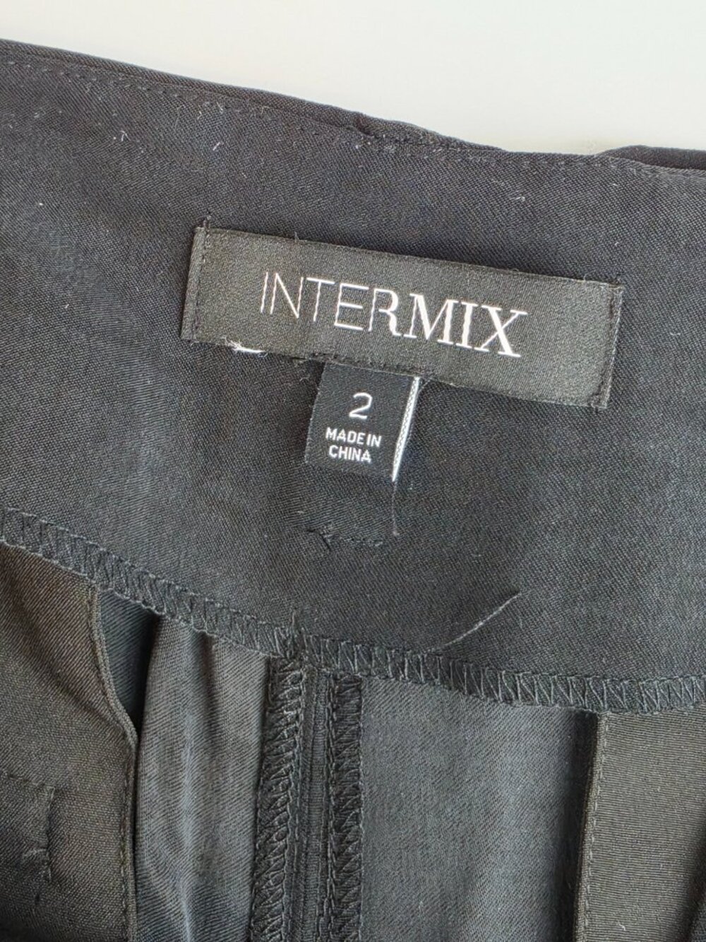 INTERMIX Black Belted Pant - size 2 - Picture 3 of 9
